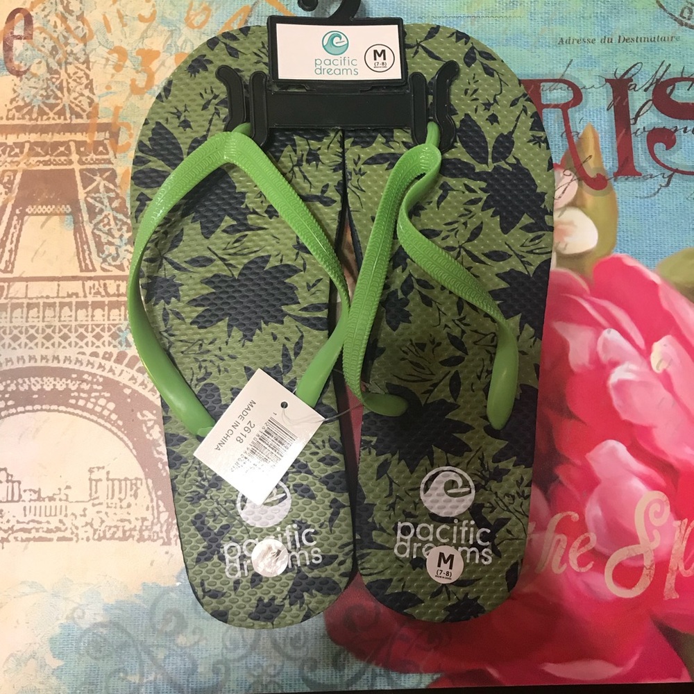 Brand New Trendy Fashion Beach & Pool FlipFlops